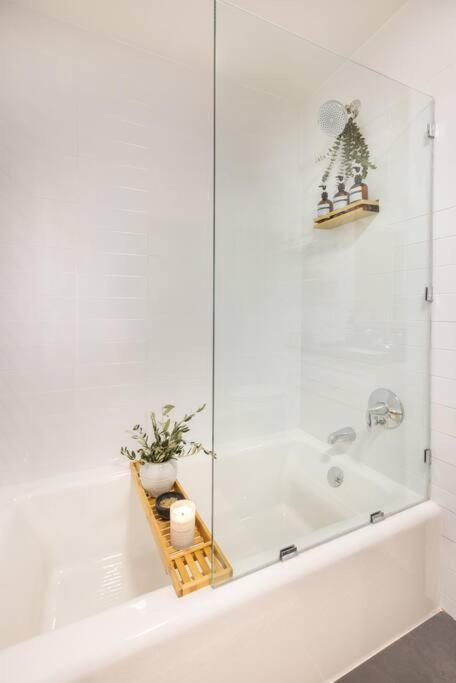 Designer Apt For 6, City Views, Near Times Square! * New York